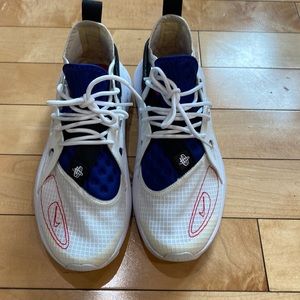 Nike Air Huaraches Type